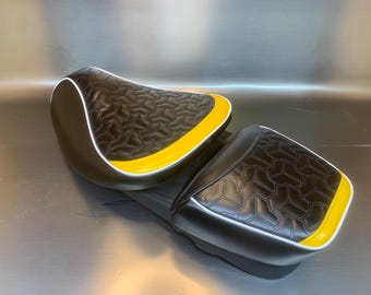 Vespa Split Seat – Black & Yellow Geometric Pattern | Vespa Sprint Primavera 150/300 946
