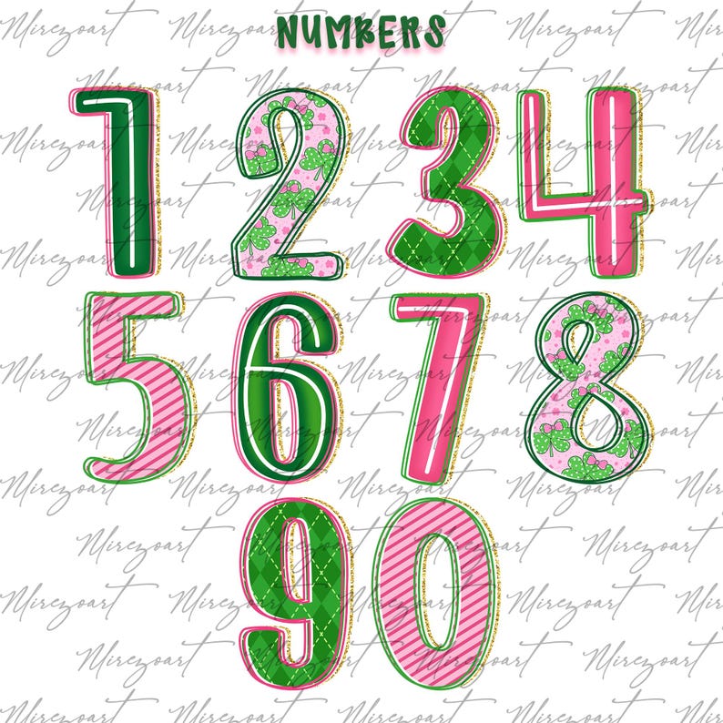 Pu&ograve; includere: Una collezione di numeri da 1 a 0 in vari design. I numeri sono in verde e rosa con motivi come strisce, trifogli e forme a diamante. La parola "NUMBERS" &egrave; in alto.