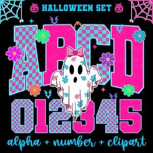 Puede incluir: Un gráfico con temática de Halloween con el texto "HALLOWEEN SET" en la parte superior. La imagen presenta las letras A, B, C y D, junto con los números 0, 1, 2, 3, 4 y 5, todos en rosa con un patrón de cuadros. Un fantasma con detalles florales está en el centro.