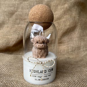Highland Kuh Kerze Geschenk für Highland Kuh Liebhaber personalisierte Herbstkerze große benutzerdefinierte Kerze im Glas Bild 1