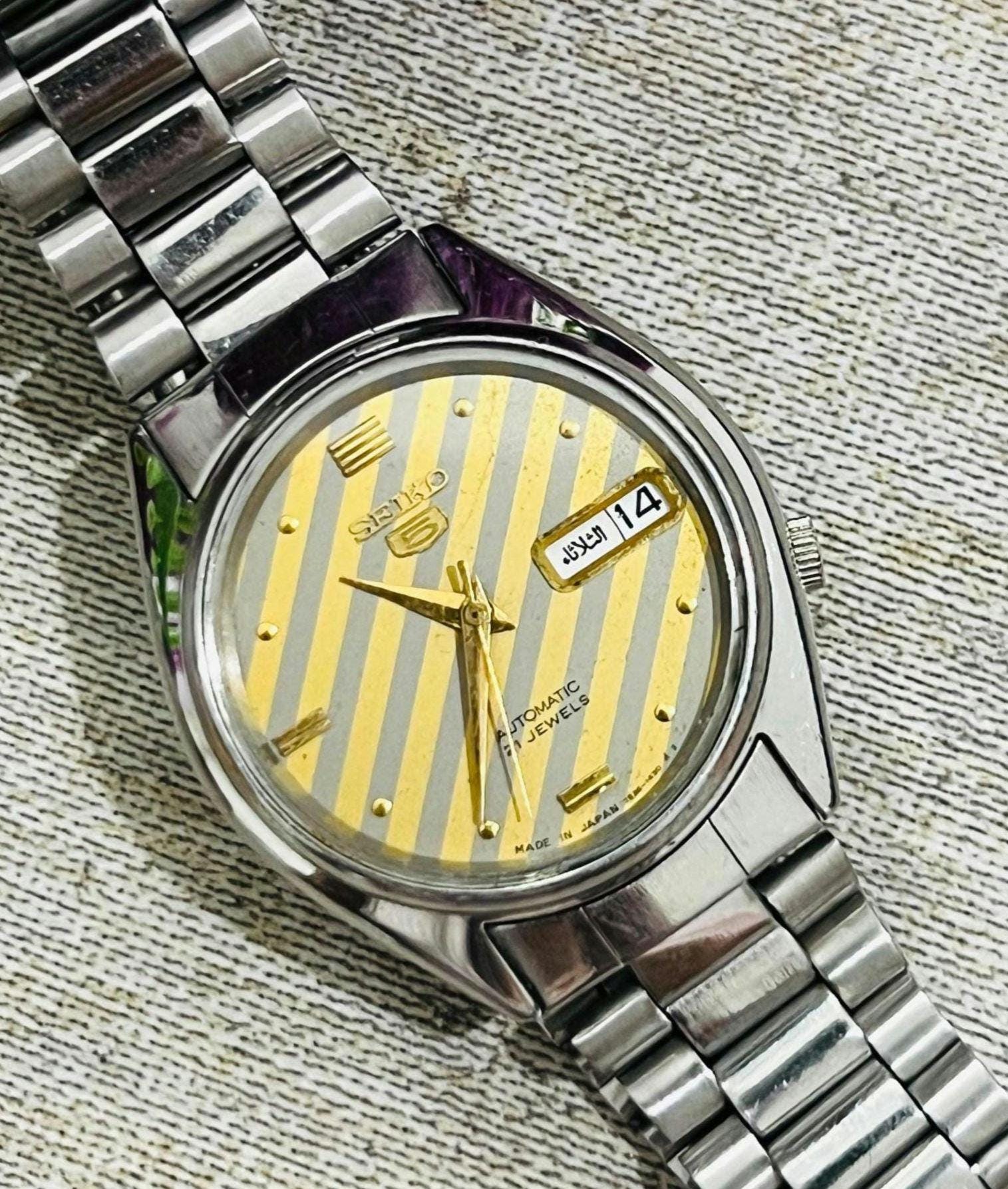Vintage Seiko 5 Automatic Yellow Striped Dial Date/day 21jewels
