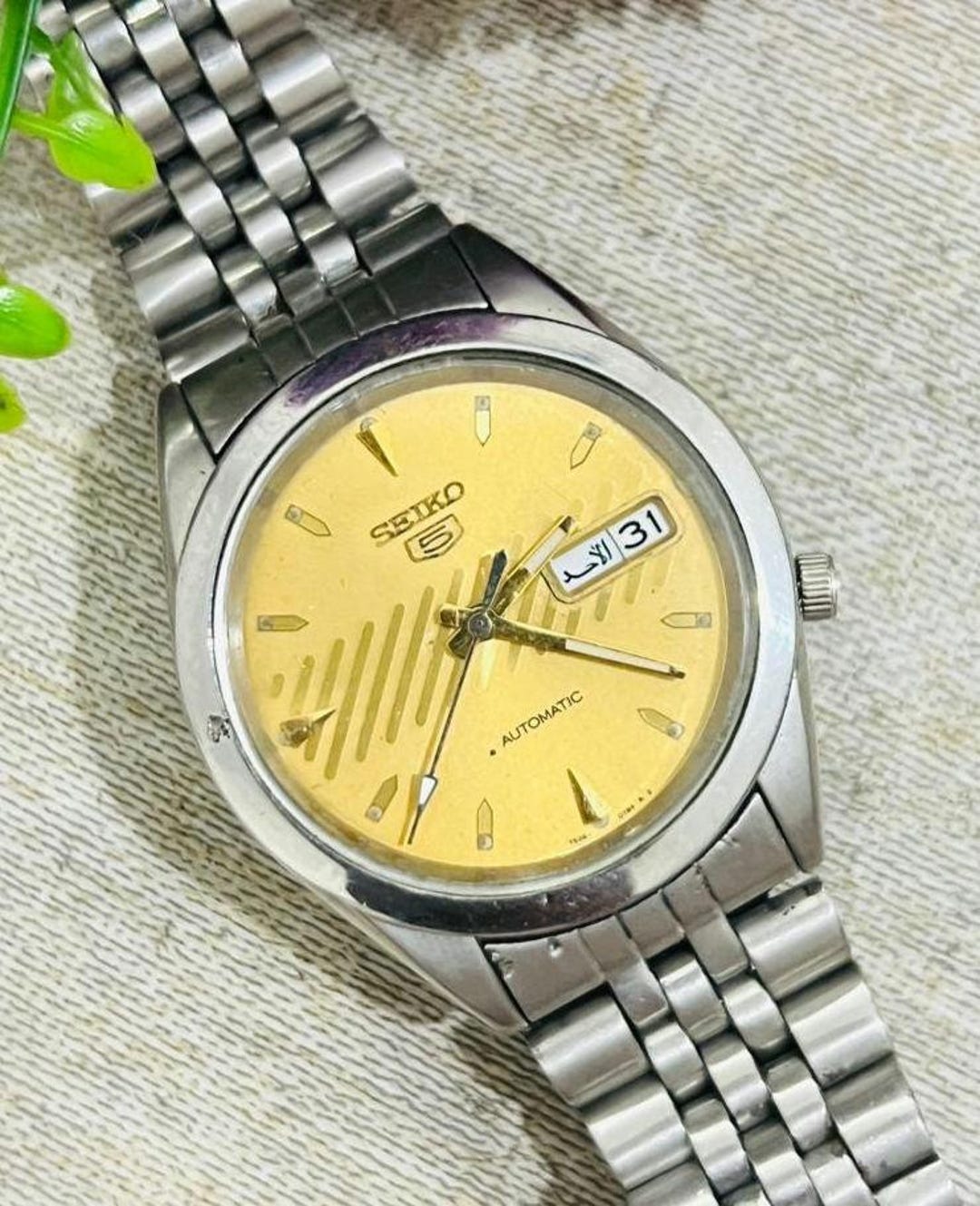 Vintage Seiko 5 Automatic Yellow Dial Date/day Japan Made Wrist