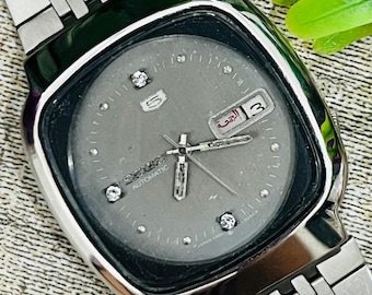 Vintage Seiko 5 automatisk klocka | Grå fyrkantig urtavla, tillverkad i Japan