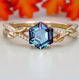 Alexandrite Ring Women&#39;s Wedding Ring vintage Hexagon Cut Alexandrite Engagement Ring Anniversary Gift Promise Ring Bridal Ring Gift For Her