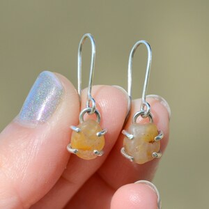 Brincos pendurados de quartzo em prata esterlina feitos à mão