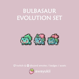 以下が含まれることがあります： BULBASAUR EVOLUTION SETと題されたデジタルピクセルアートセット。背中にピンクと緑の植物のような特徴を持つ3体の緑色の生き物が描かれています。下部にはtwitch & discord emotes / badges / assetsというテキストと、イチゴのアイコンが付いたawayukiiという文字があります。
