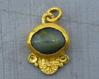 Chrysoberyl Cat's Eye 24 Karat Pendant / Handmade Solid Gold Pendant