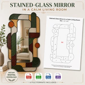 Pode incluir: Um espelho retangular de vitral com uma moldura geométrica de painéis texturizados em verde escuro, vermelho profundo, âmbar e creme. Ao lado, há um modelo de papel branco intitulado Stained-Glass Mirror in a Calm Living Room, tamanho 13,2 cm x 21,6 cm.