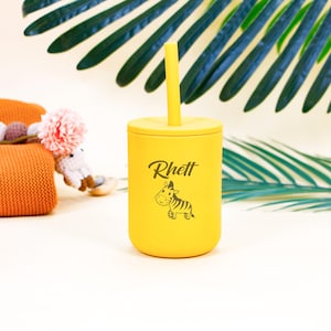 Personalized Silicone Toddler Cup – Engraved Straw Sippy Cup with Name, Non-Spill Tumbler for Baby, Ideal for First Birthday or Gift