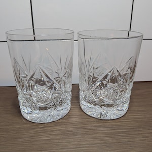 Vintage geslepen kristallen whiskyglazen