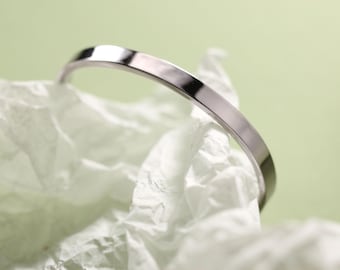 Minimalist Stainless Steel Bangle Bracelet - Waterproof, Tarnish Resistant