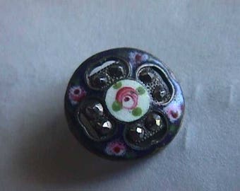 Vintage Enamel Button, Rose center and 4 Roses at corners, 8 cut steels and pierced edges