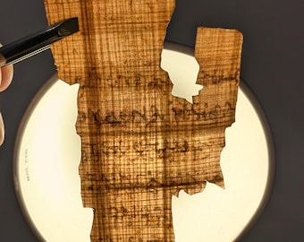INGELIJSTE • P52-replica fragment: John Rylands. Oudste nieuwtestamentische evangelie van Johannes |gemaakt van Egyptische papyrus | Christelijke decoratie |