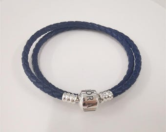 Pulsera Pandora de cuero trenzado de doble vuelta, talla pequeña, color azul oscuro.