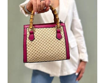 Bolsa com alça de bambu de ráfia: bolsa de verão em couro italiano
