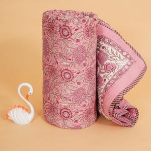 Pink Floral Block Printed Quilt, Thanksgiving Cotton Quilt, Jaipuri Rajai Quilt Indian Bedding, Boho Bedspread home decor, cotton quilt, floral quilts, winter quilts, block printed quilt, kantha quilt, comforter quilt, cotton batting, puff quilt, king size quilt, queen size quilt, kantha blanket, custom blanket