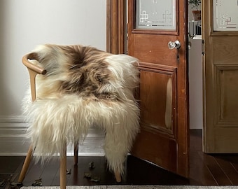 Grand jeté en peau de mouton islandais | MARRON TACHÉ - Luxe confortable, décoration d'intérieur scandinave hygge esthétique, un excellent cadeau de pendaison de crémaillère