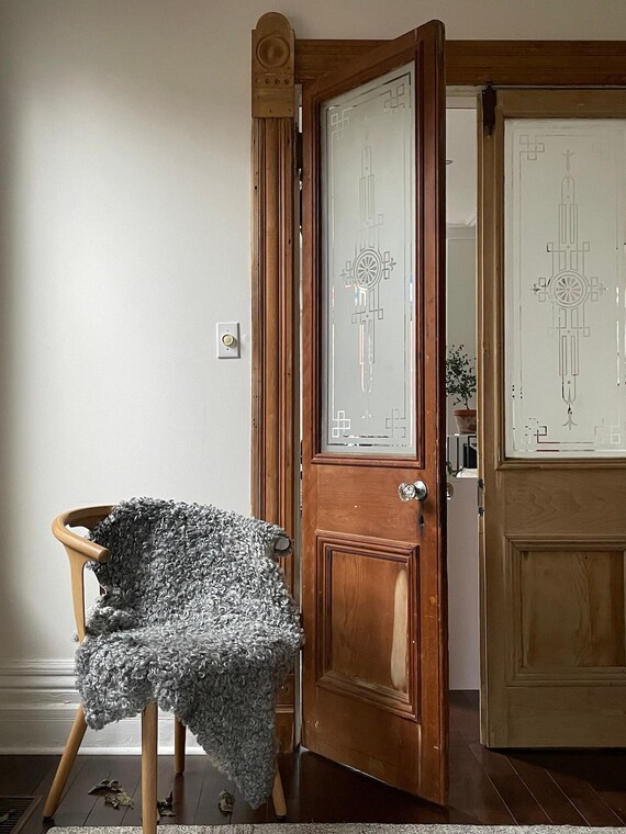 Grey Gotland Sheepskin Throw: Minimalist Scandinavian Wool Rug