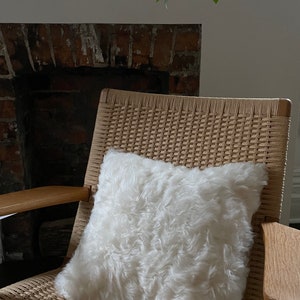 Coussin décoratif en peau de mouton islandais Housse de coussin SHORT BLANC CARRÉ Confortable Cosy scandinave Hygge Decor esthétique bateau gratuit image 2