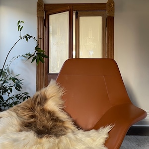 Large Icelandic Sheepskin Throw SPOTTED BROWN Cozy Luxury, Scandinavian Hygge Home Decor Aesthetic, Makes a Great House Warming Gift zdjęcie 5