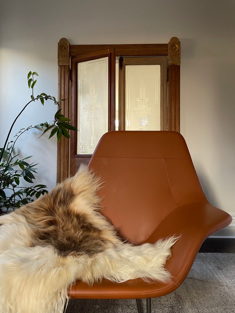 Large Icelandic Sheepskin Throw SPOTTED BROWN Cozy Luxury, Scandinavian Hygge Home Decor Aesthetic, Makes a Great House Warming Gift zdjęcie 5