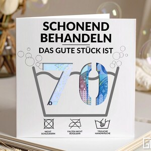 Geldgeschenk 70. Geburtstag – witzige Klappkarte mit Wäschezeichen & ausgestanzter Zahl
