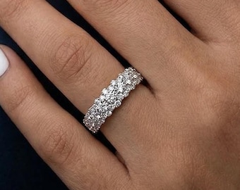 ヴィンテージダイヤモンドの結婚指輪、ラボグロウンラウンドブリリアントカットリング、スカラップデザインのアニバーサリーリング、ホワイトゴールドの重ね付けバンド