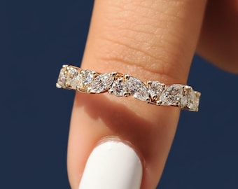 Alianza de bodas con diamantes cultivados en laboratorio, talla marquesa y redonda, 0,58 quilates, VVS2 F IGI, apilable, en oro de 10 quilates, 14 quilates y 18 quilates.