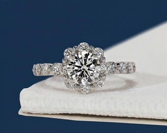 Anello di fidanzamento con diamante Halo creato in laboratorio / 1,00 CT taglio rotondo, oro massiccio