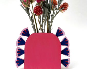 Handmade dried flower vase made of wood, with acrylic paint and paper elements, as a table decoration or gift, boho and retro trend