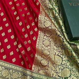 Red and Green Katan Blend Saree with Zari Weaving | Contrast Border | Sequin & Aari Handwork | Indian Wedding Saree | RAZARDOZIA