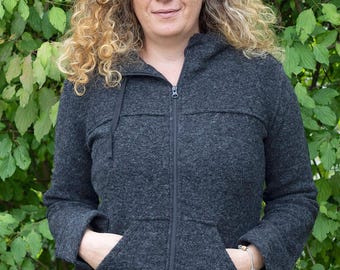 Ręcznie robiona szara bluza z kapturem z filcu wełnianego: minimalistyczna damska kurtka