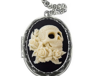 Cream and Black Skull n&#39; Roses Cameo Locket Necklace, Vintage Ornate Antique Silver Pendant