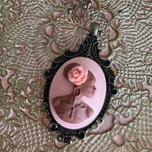 Empowering African American Cameo Necklace - Strength and Beauty Symbol TM