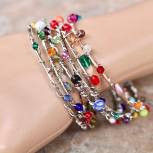 Hand Wired Bangle Bracelet Stack, Vintage, Zilver, Koper, Multicolor, OOAK, Set, Beaded, Glas, Kristallen, Jennifer Jones - Gestapeld