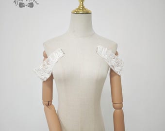 Florale Spitze Brautärmel: Perlen Off-Shoulder Brautkleid Straps