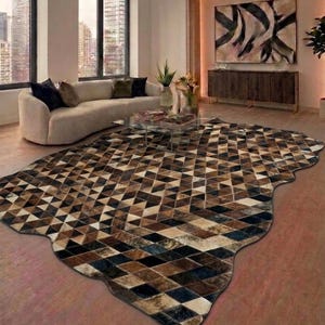 Alfombra de piel de vaca con diseño de retazos, diseño de píxeles de múltiples rombos y rectángulos naturales, piel natural.