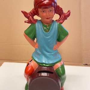 Rare tirelire vintage en terre cuite représentant Fifi Brindacier - VEB Gräfenroda, RDA, Allemagne de l'Est, années 1960 - État neuf avec bouchon et tampon d'origine
