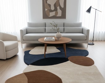 Modern Abstract Tufted Rug: Irregular Shape Carpet in Earth Tones (Navy, Brown, and Cream)