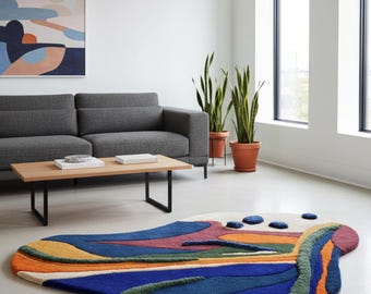 Alfombra abstracta con mechones: Alfombra texturizada multicolor, moderna, de forma irregular.