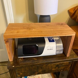 Minimal Cedar CPAP Shelf – Handcrafted Bedside Organizer for CPAP Machine – Space-Saving Nightstand Alternative - CPAP Buddy