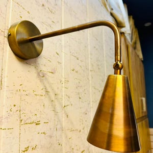 Mid-Century Modern Adjustable Wall Sconce: Vanity Light Fixture