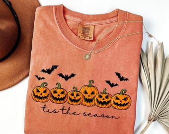 Camiseta de calabaza linda Comfort Colors®, "Es la temporada", camiseta de calabaza fantasma, camiseta de Halloween para mujer, regalo para amantes de las calabazas, camiseta gráfica de otoño