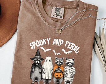 Maglietta di Halloween con procione spettrale: maglietta vintage Comfort Colors