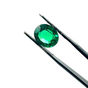 Lab Created Green Emerald: Oval Cut Loose Gemstone