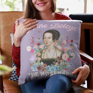 Florales Anne Boleyn Kissen für Geschichtsliebhaber: Die Glücklichsten | Cottagecore Geschichtskissen für Professor oder Geschichtsklasse, Gesellschaftskunde