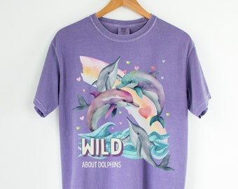 Funny Ocean Shirt for Dolphin Lover: Wild About Dolphins | Kitschy Nineties Style Shirt with Rainbow for Beach Trip or Summer