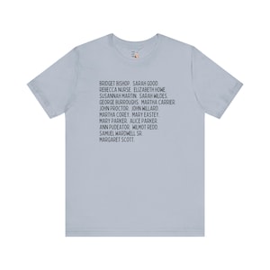 Camiseta de historia estadounidense para estudiantes de historia que aman las vibraciones de las brujas, juicios de las brujas de Salem del siglo XVIII, camiseta de historia femenina de MA, estudios sociales Light Blue