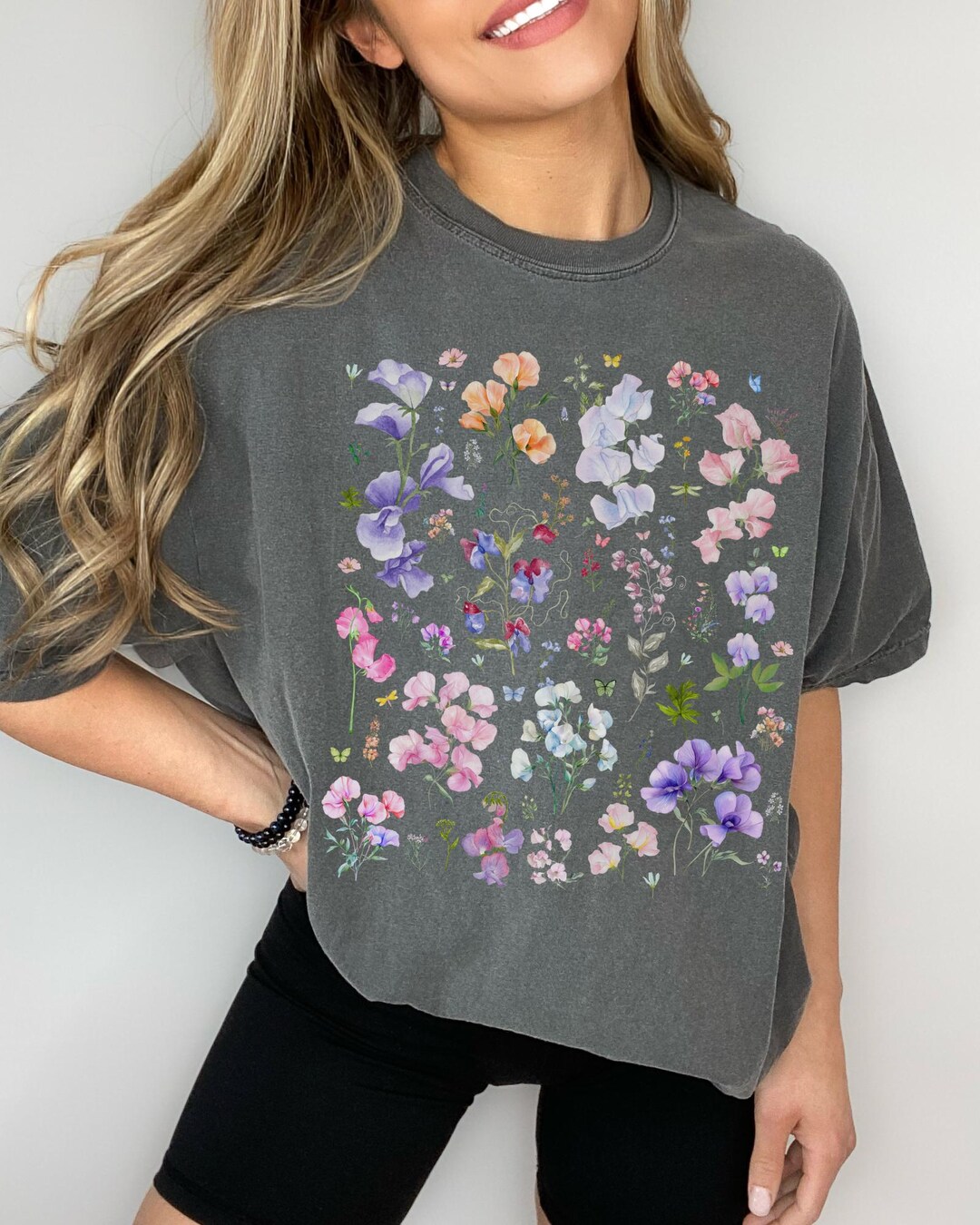 Sweet Pea Flower T-shirt for Mom Who Loves Flowers, April Birth