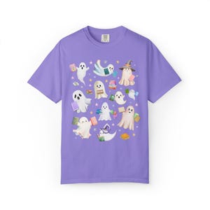 Bookish Ghost Lover Tee Shirt with Ghosts Holding Books for Reading Teacher or School Librarian, Silly Halloween Book Lover Matching Tee Violet